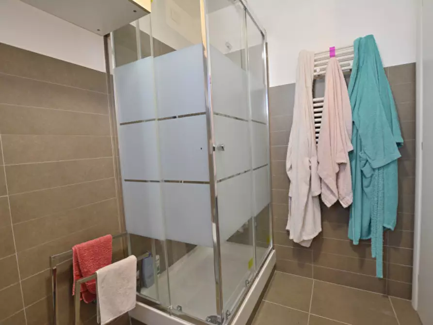 Immagine 16 di Casa indipendente in vendita  in VIA GIULIANOVA 67 a Fiumicino