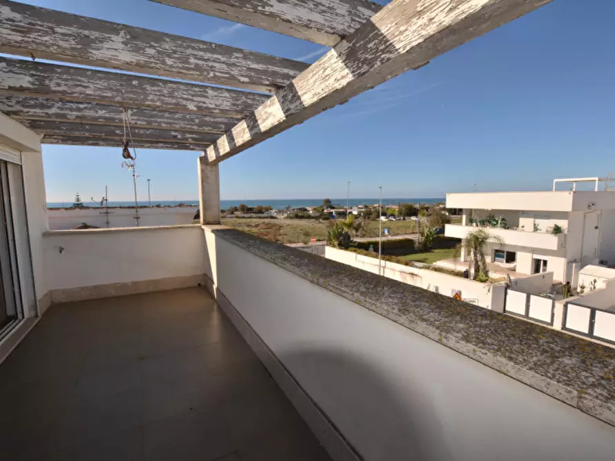 Immagine 18 di Casa indipendente in vendita  in VIA GIULIANOVA 67 a Fiumicino