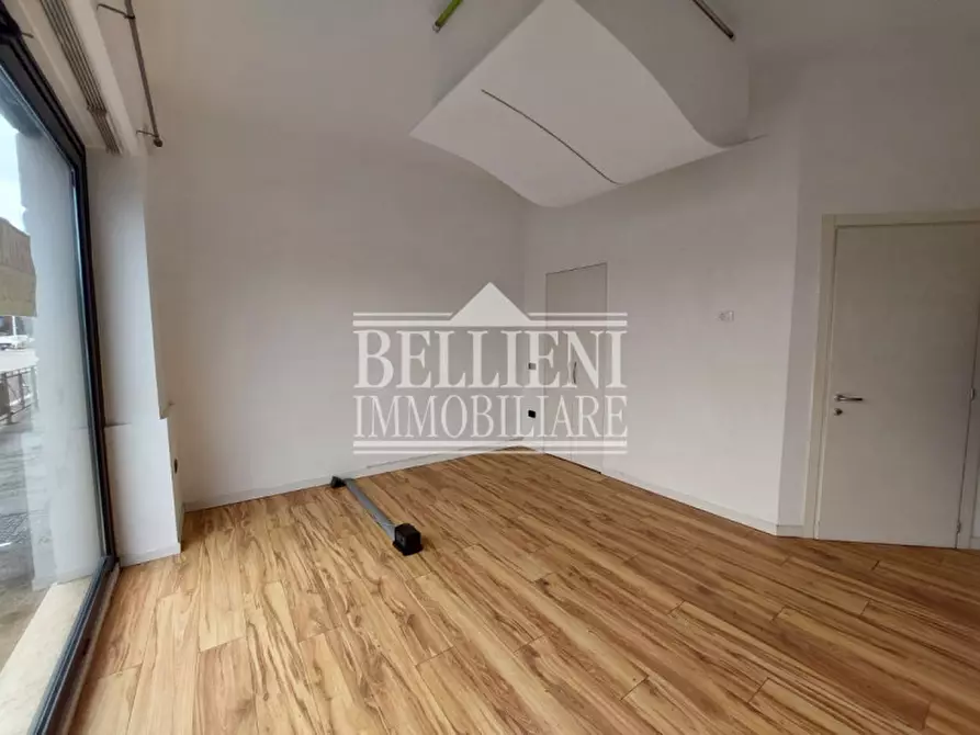 Immagine 2 di Negozio in affitto  in Via Enrico Fermi a Vicenza