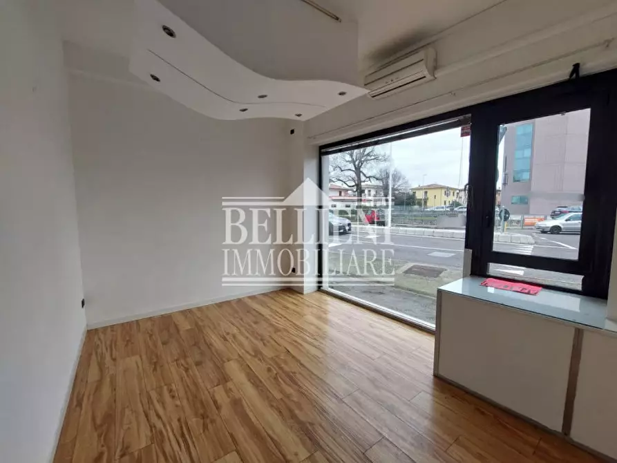 Immagine 3 di Negozio in affitto  in Via Enrico Fermi a Vicenza
