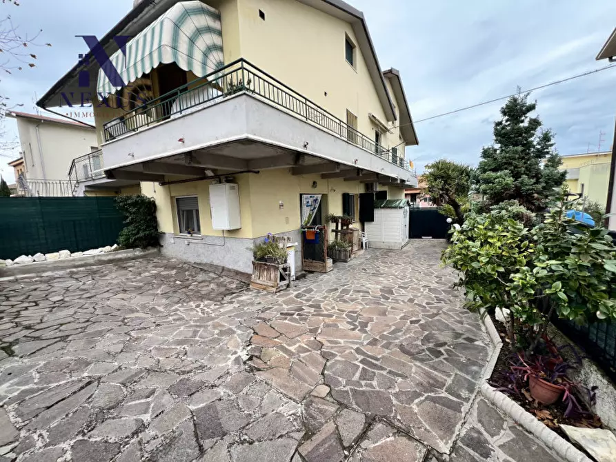 Immagine 15 di Appartamento in vendita  a Montemarciano