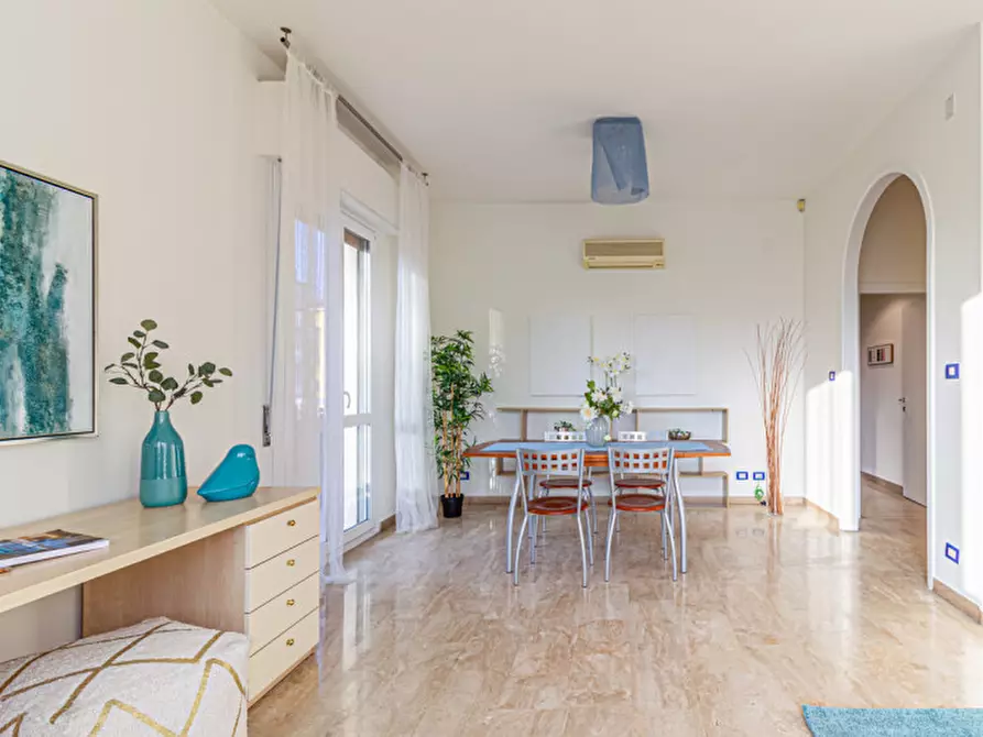 Immagine 8 di Appartamento in vendita  in VIA PORRETTANA a Casalecchio Di Reno