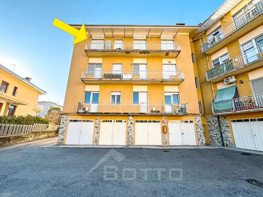 Immagine 1 di Appartamento in vendita  in via xxv luglio,15 a Romagnano Sesia