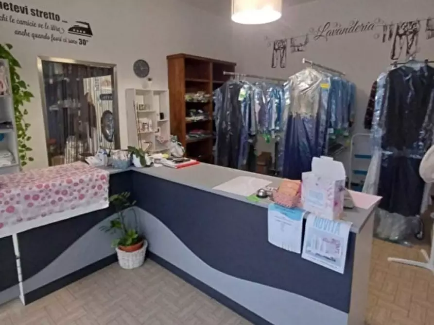 Immagine 2 di Attività commerciale in vendita  in Varano de' Melegari a Varano De' Melegari