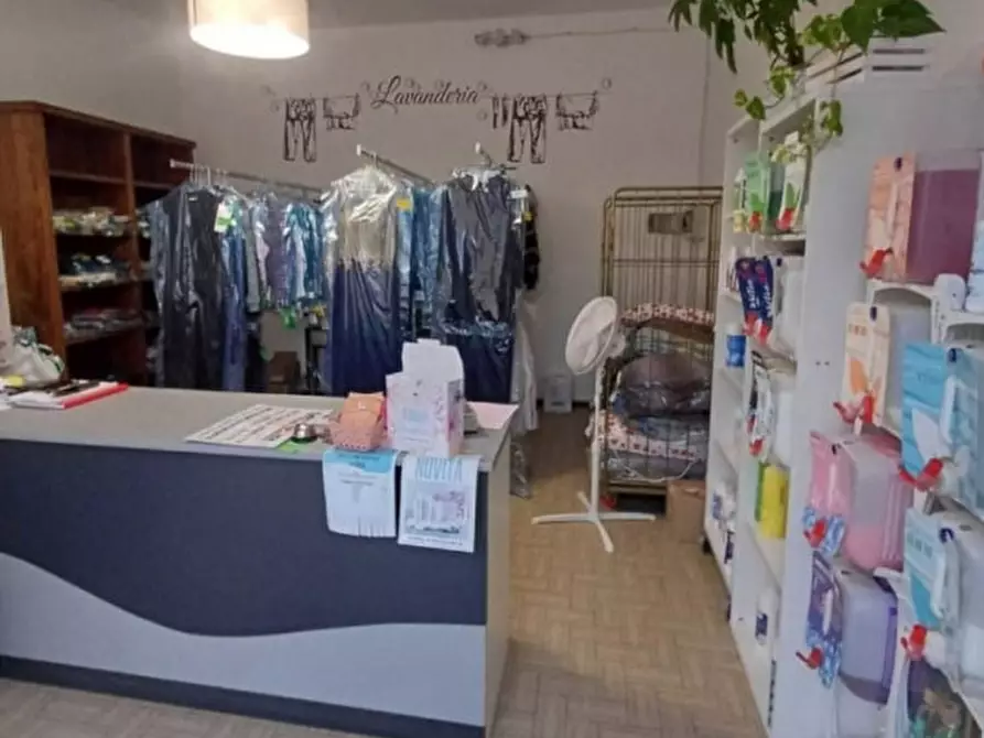 Immagine 4 di Attività commerciale in vendita  in Varano de' Melegari a Varano De' Melegari