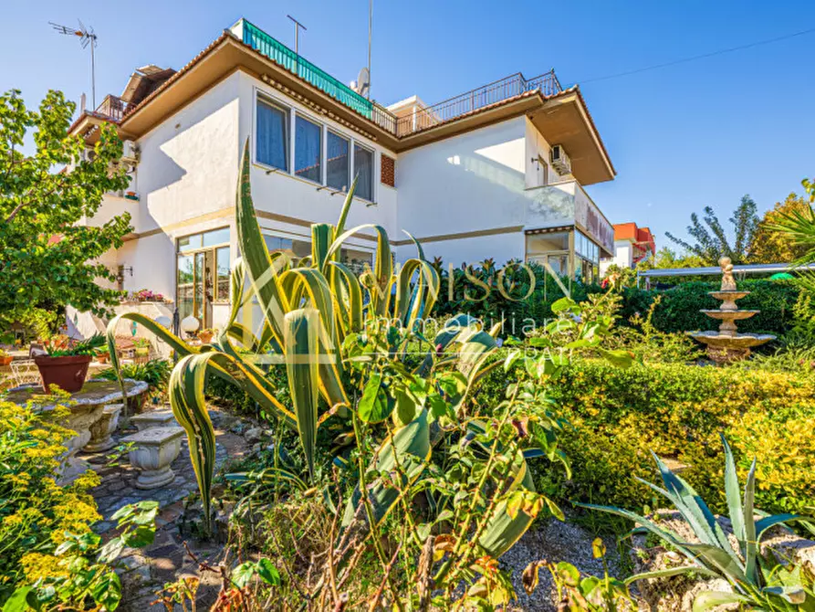 Immagine 2 di Appartamento in vendita  in Via Cola di Rienzo a Roma