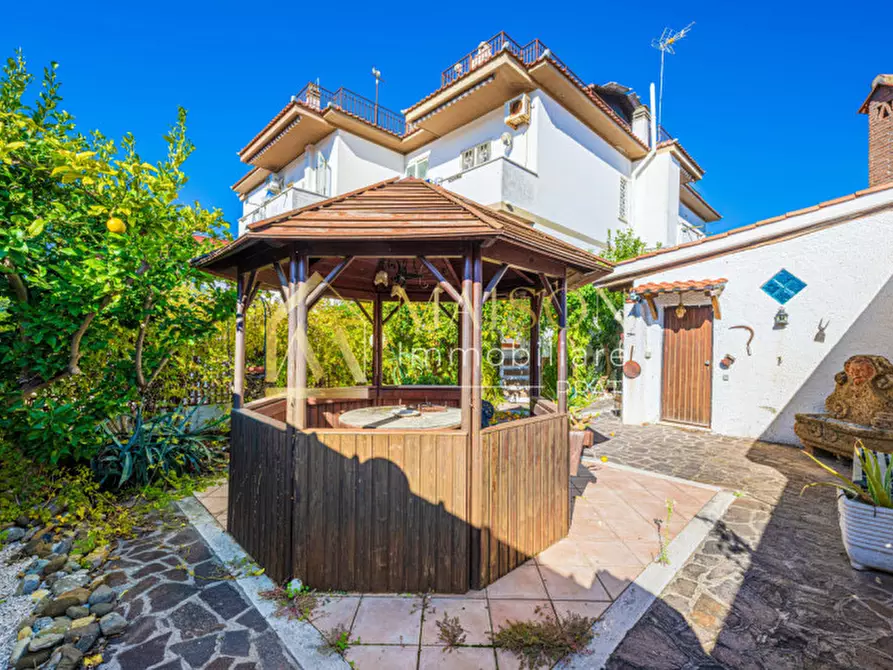 Immagine 27 di Appartamento in vendita  in Via Cola di Rienzo a Roma