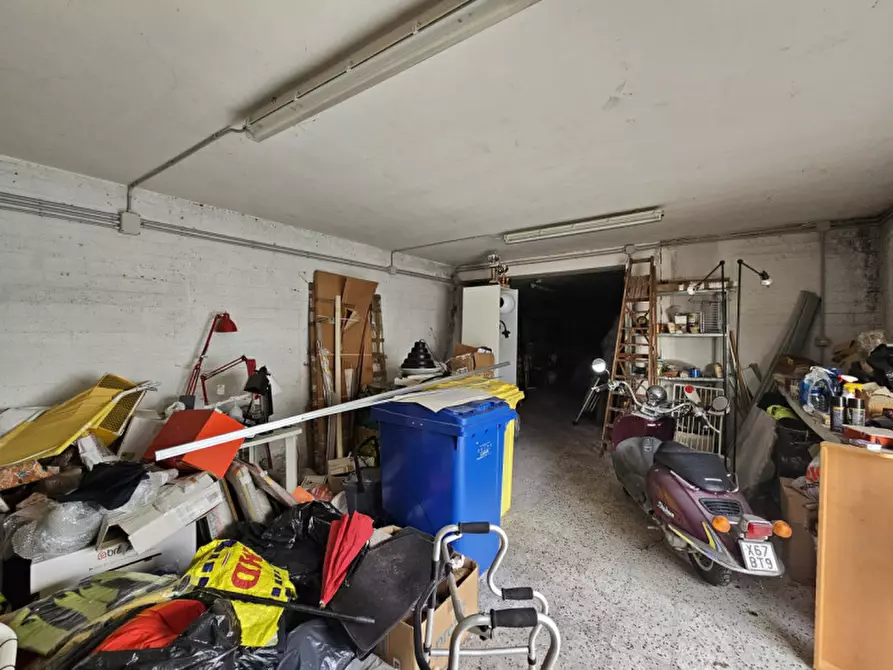 Immagine 2 di Magazzino in vendita  a Matera