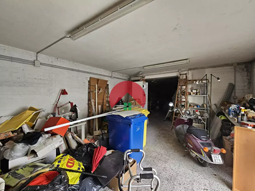 Immagine 2 di Magazzino in vendita  a Matera