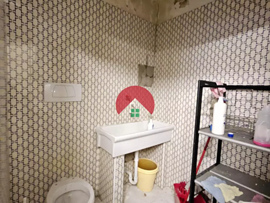 Immagine 4 di Magazzino in vendita  a Matera