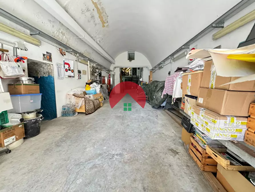 Immagine 3 di Attività commerciale in vendita  a Matera