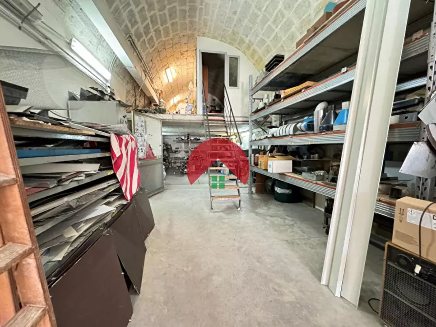 Immagine 5 di Attività commerciale in vendita  a Matera