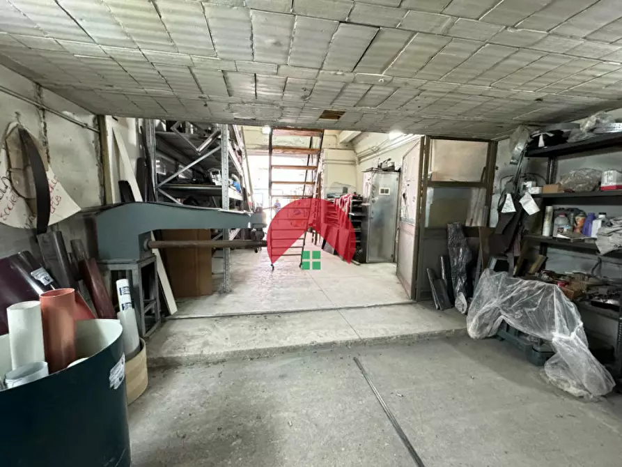 Immagine 7 di Attività commerciale in vendita  a Matera