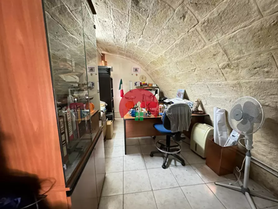 Immagine 8 di Attività commerciale in vendita  a Matera