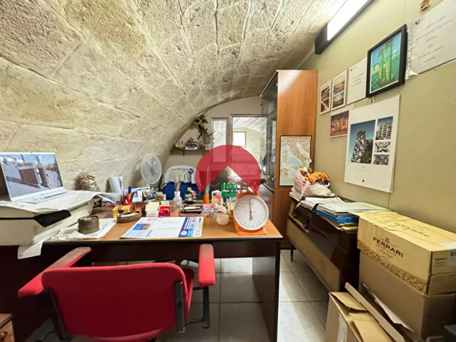 Immagine 9 di Attività commerciale in vendita  a Matera