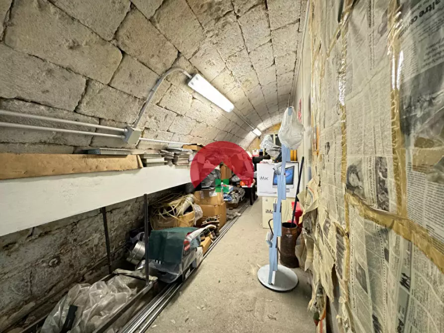 Immagine 10 di Attività commerciale in vendita  a Matera