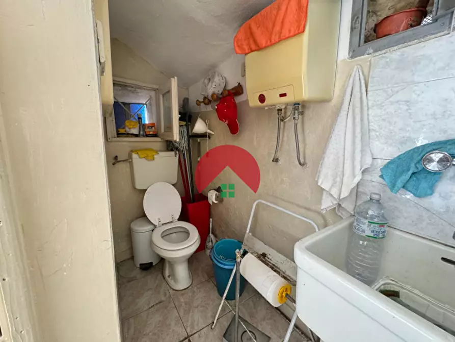 Immagine 13 di Attività commerciale in vendita  a Matera