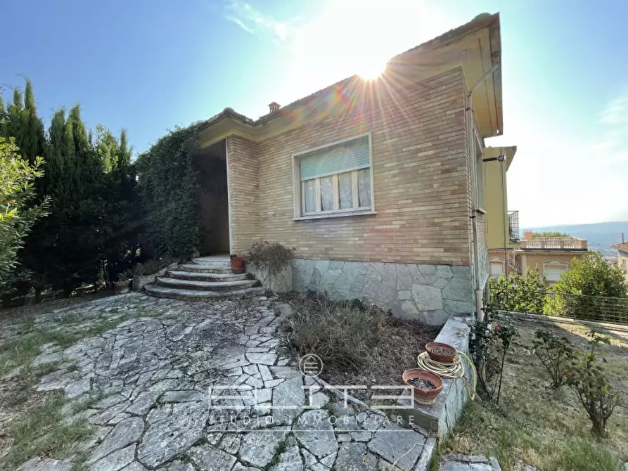 Immagine 3 di Villa in vendita  a Osimo