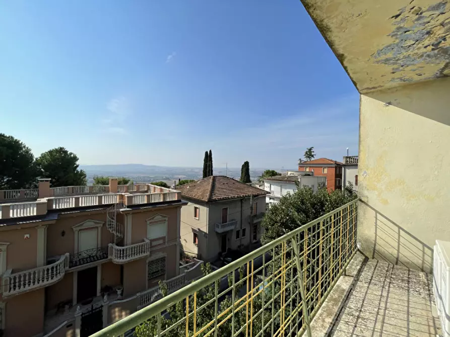 Immagine 9 di Villa in vendita  a Osimo