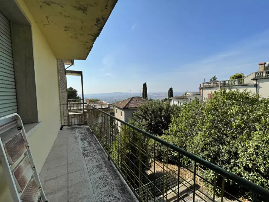 Immagine 10 di Villa in vendita  a Osimo