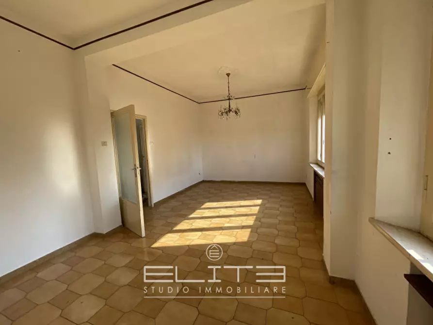 Immagine 13 di Villa in vendita  a Osimo