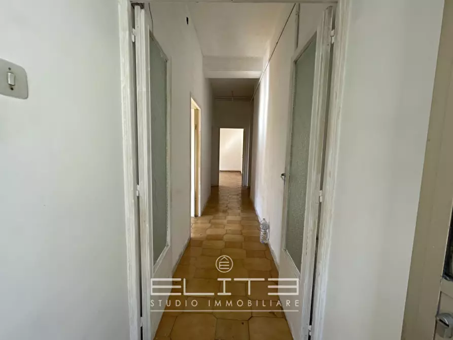 Immagine 14 di Villa in vendita  a Osimo
