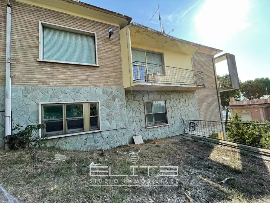 Immagine 21 di Villa in vendita  a Osimo