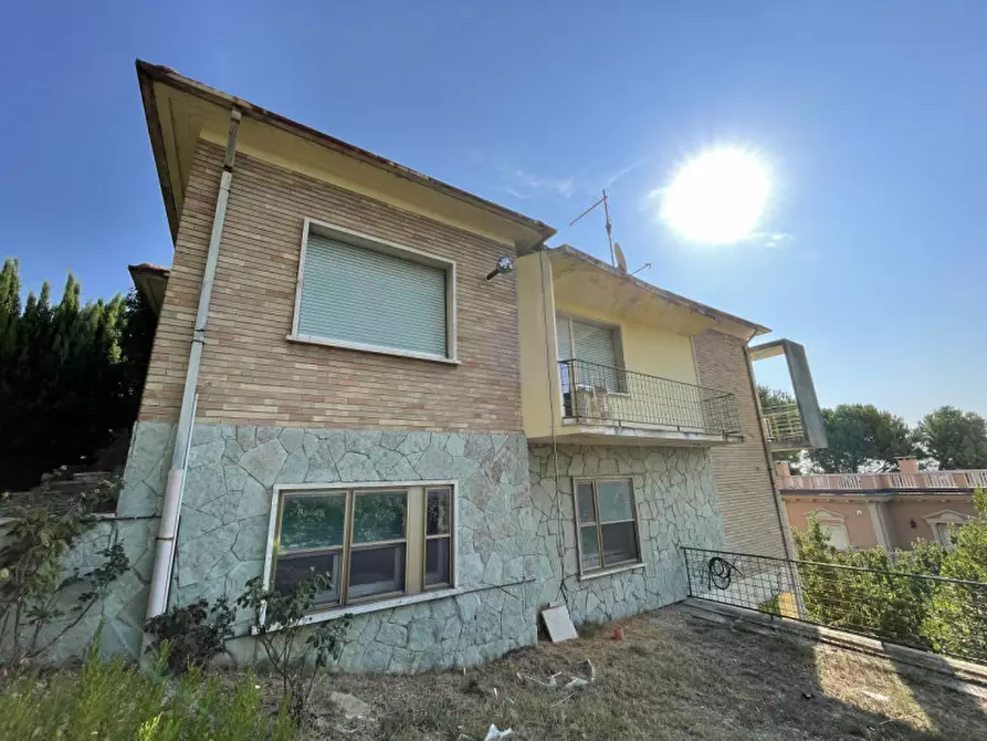 Immagine 22 di Villa in vendita  a Osimo