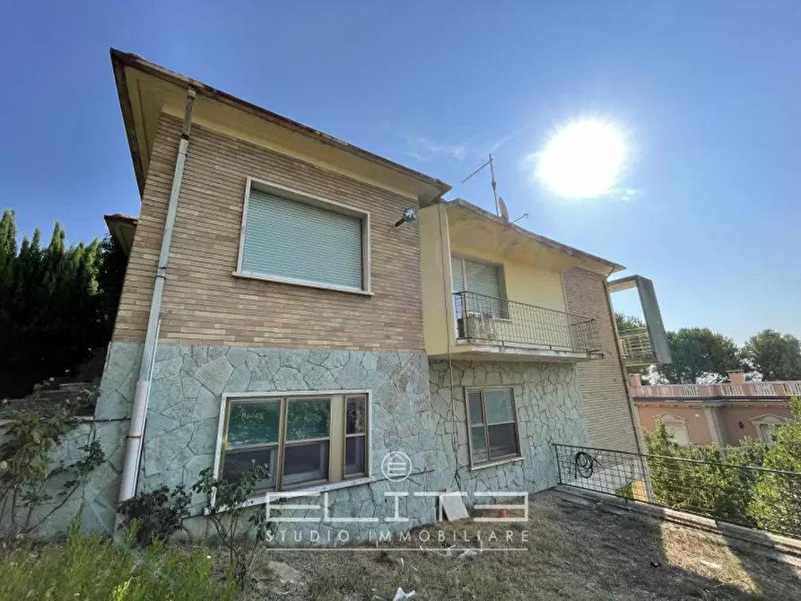 Immagine 22 di Villa in vendita  a Osimo
