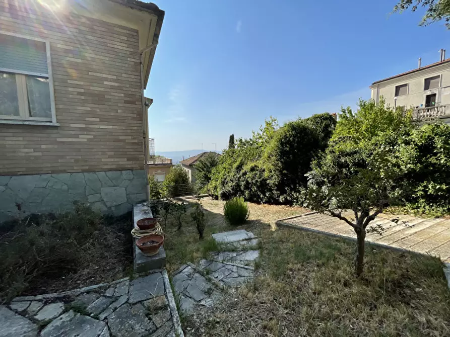Immagine 23 di Villa in vendita  a Osimo