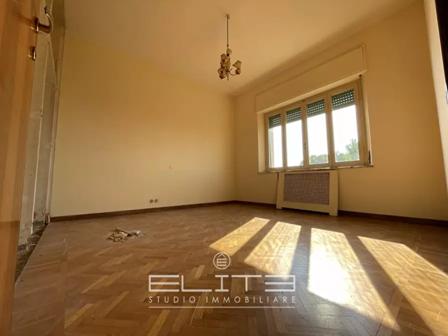 Immagine 28 di Villa in vendita  a Osimo