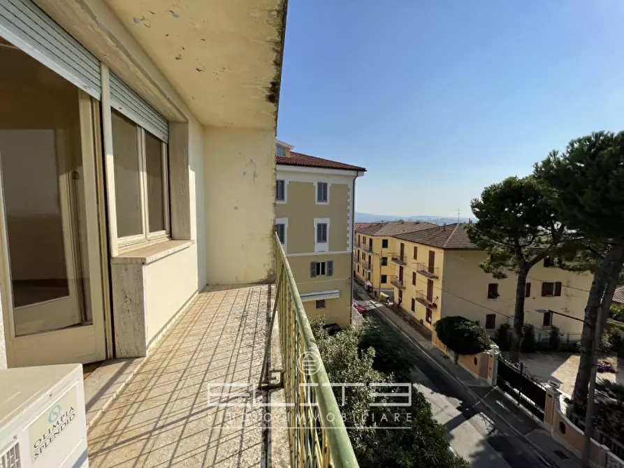 Immagine 32 di Villa in vendita  a Osimo