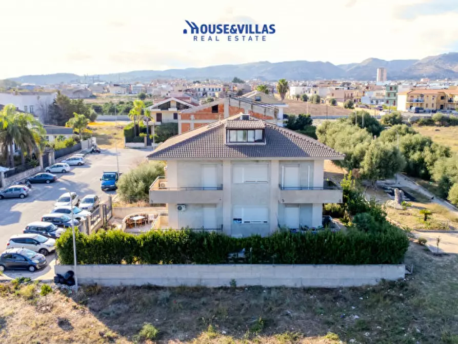 Immagine 2 di Villa in vendita  in Corso Indipendenza a Avola