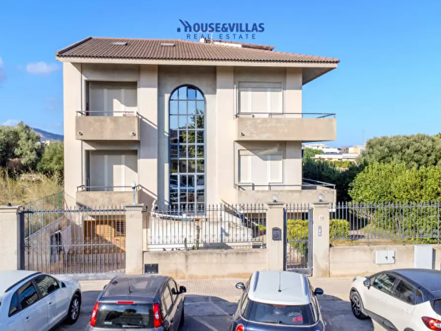 Immagine 3 di Villa in vendita  in Corso Indipendenza a Avola