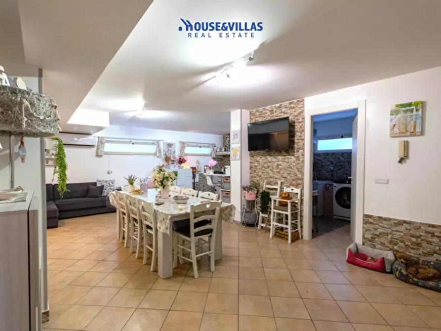 Immagine 43 di Villa in vendita  in Corso Indipendenza a Avola