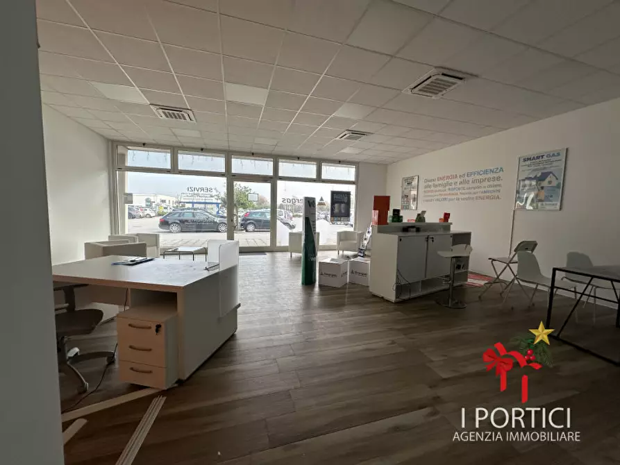 Immagine 2 di Negozio in affitto  in via treviso a Zero Branco