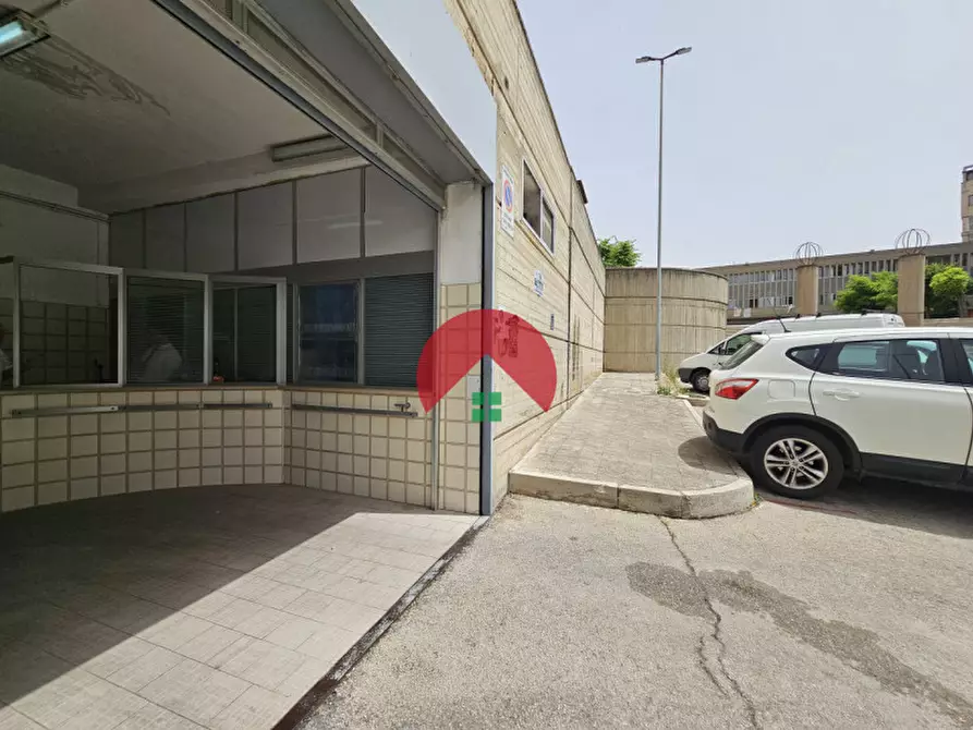 Immagine 1 di Laboratorio in vendita  a Matera