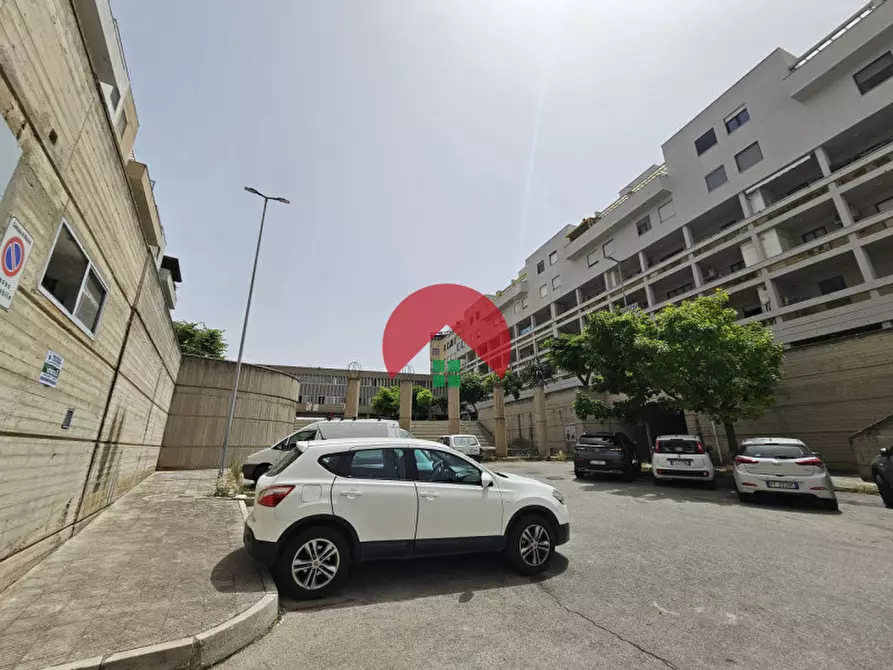 Immagine 2 di Laboratorio in vendita  a Matera