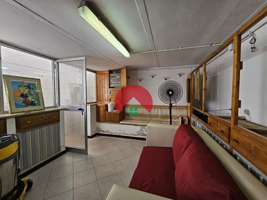 Immagine 7 di Laboratorio in vendita  a Matera