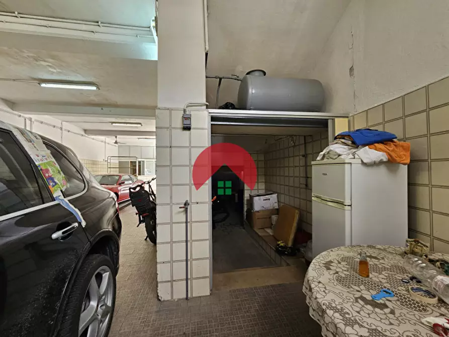 Immagine 14 di Laboratorio in vendita  a Matera