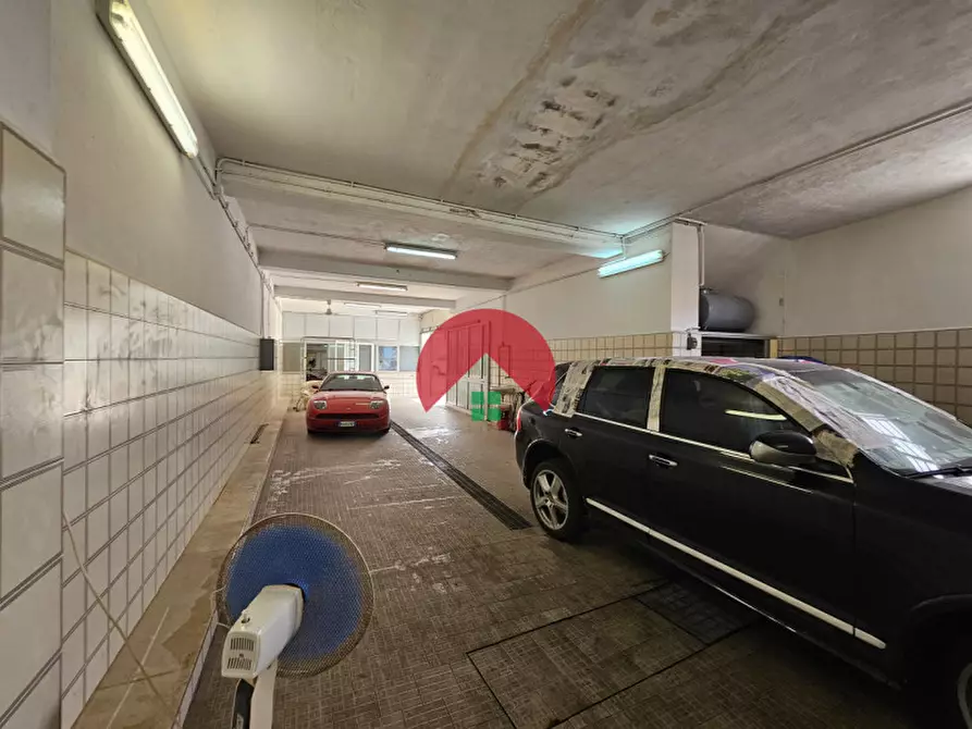 Immagine 20 di Laboratorio in vendita  a Matera