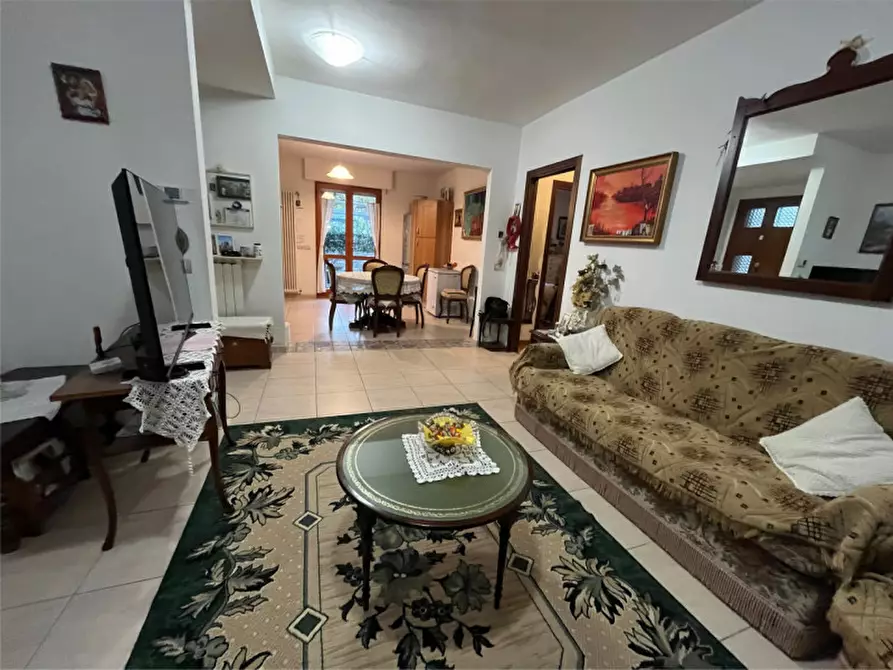 Immagine 3 di Appartamento in vendita  in via Adige a Senigallia