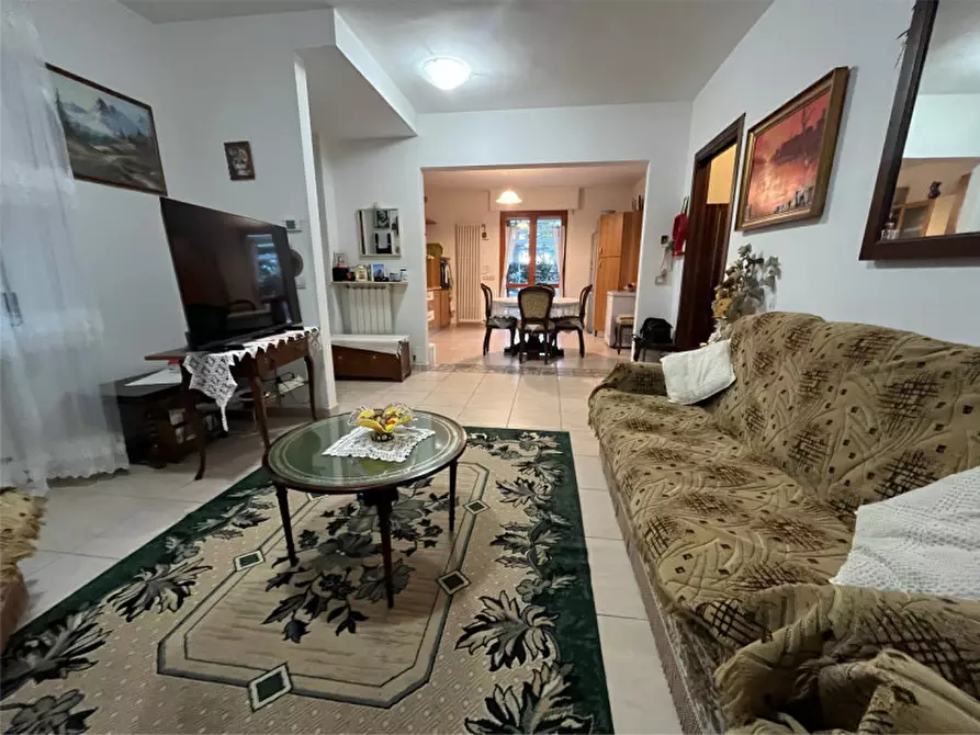 Immagine 5 di Appartamento in vendita  in via Adige a Senigallia