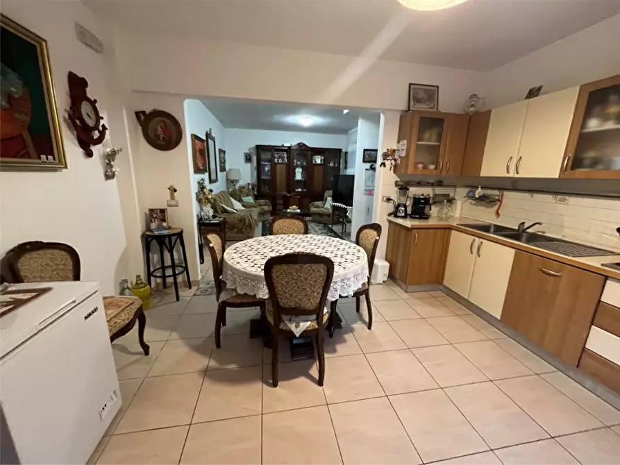 Immagine 6 di Appartamento in vendita  in via Adige a Senigallia