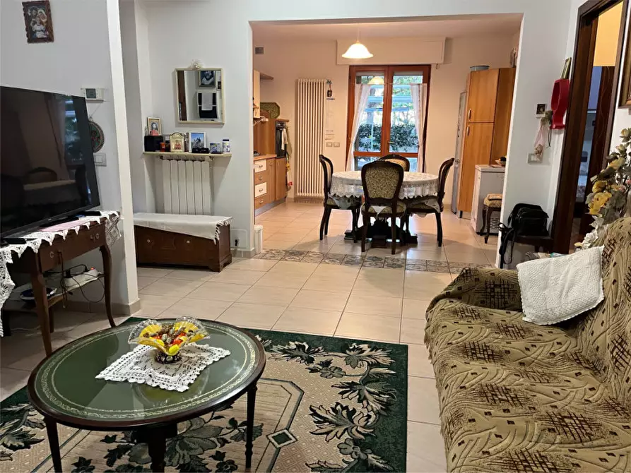 Immagine 8 di Appartamento in vendita  in via Adige a Senigallia