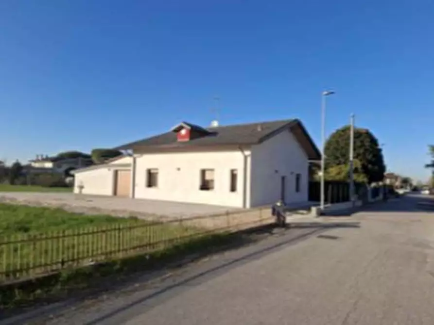 Immagine 1 di Casa indipendente in vendita  in Bia Braida II°, 8 a Eraclea