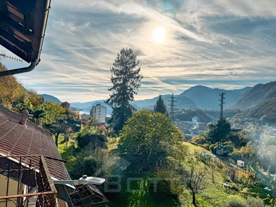 Immagine 1 di Villetta a schiera in vendita  in Regione Ronco 20 a Omegna