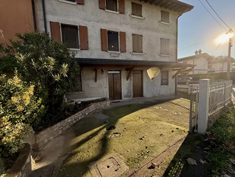 Immagine 2 di Casa bifamiliare in vendita  in via sacca a Montichiari