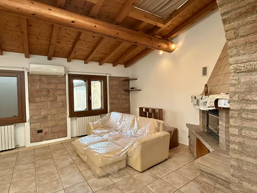 Immagine 5 di Casa bifamiliare in vendita  in via sacca a Montichiari