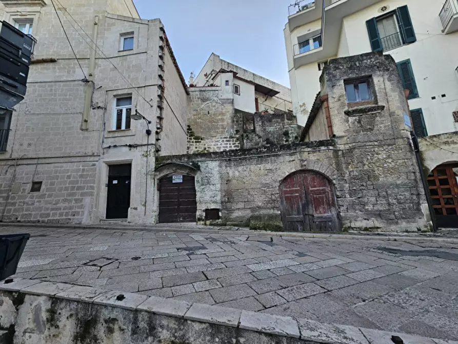 Immagine 2 di Cantina in vendita  a Matera